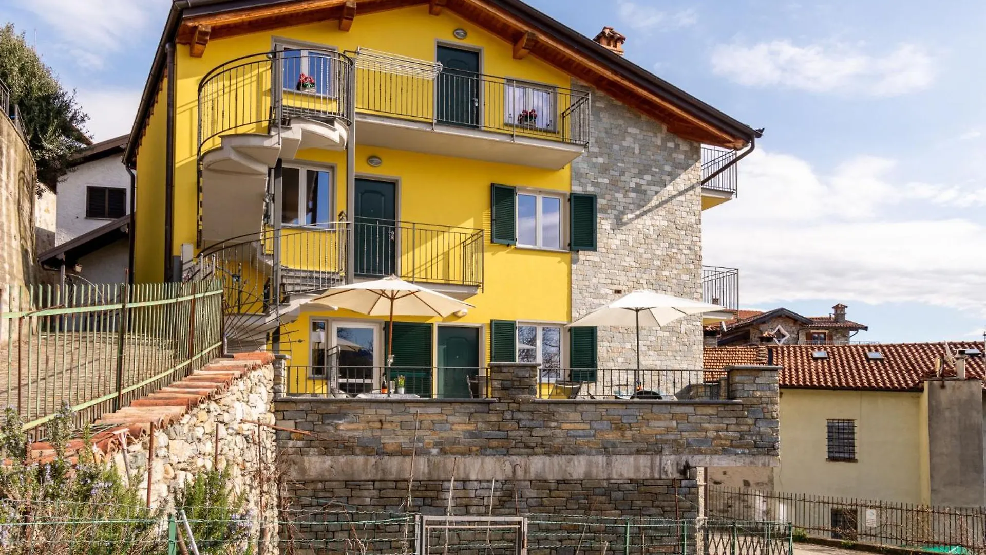 Apartment Raggio Di Sole Apartment A And B By Interhome Consiglio di Rumo